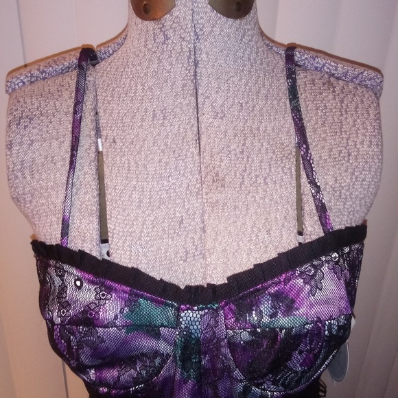 Purple fitted lingerie-style lace dress - Picture 2 of 4